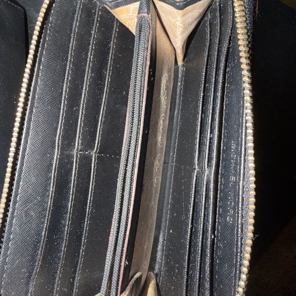 Michael Kors Black Tote and Wallet Set - Picture 4 of 10